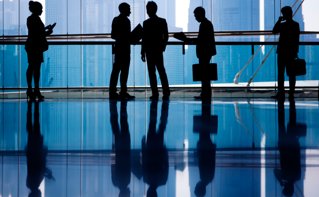 Attachés case réunion hommes ombre discussion téléphones Fiduciaire genève Fiduciaire geneve Cabinet comptable Comptable fiduciaire Fiduciaire suisse Fiscaliste Genève Comptable genève Impots genève Geneve impots Entreprise comptabilité Créer une société anonyme Créer entreprise en suisse